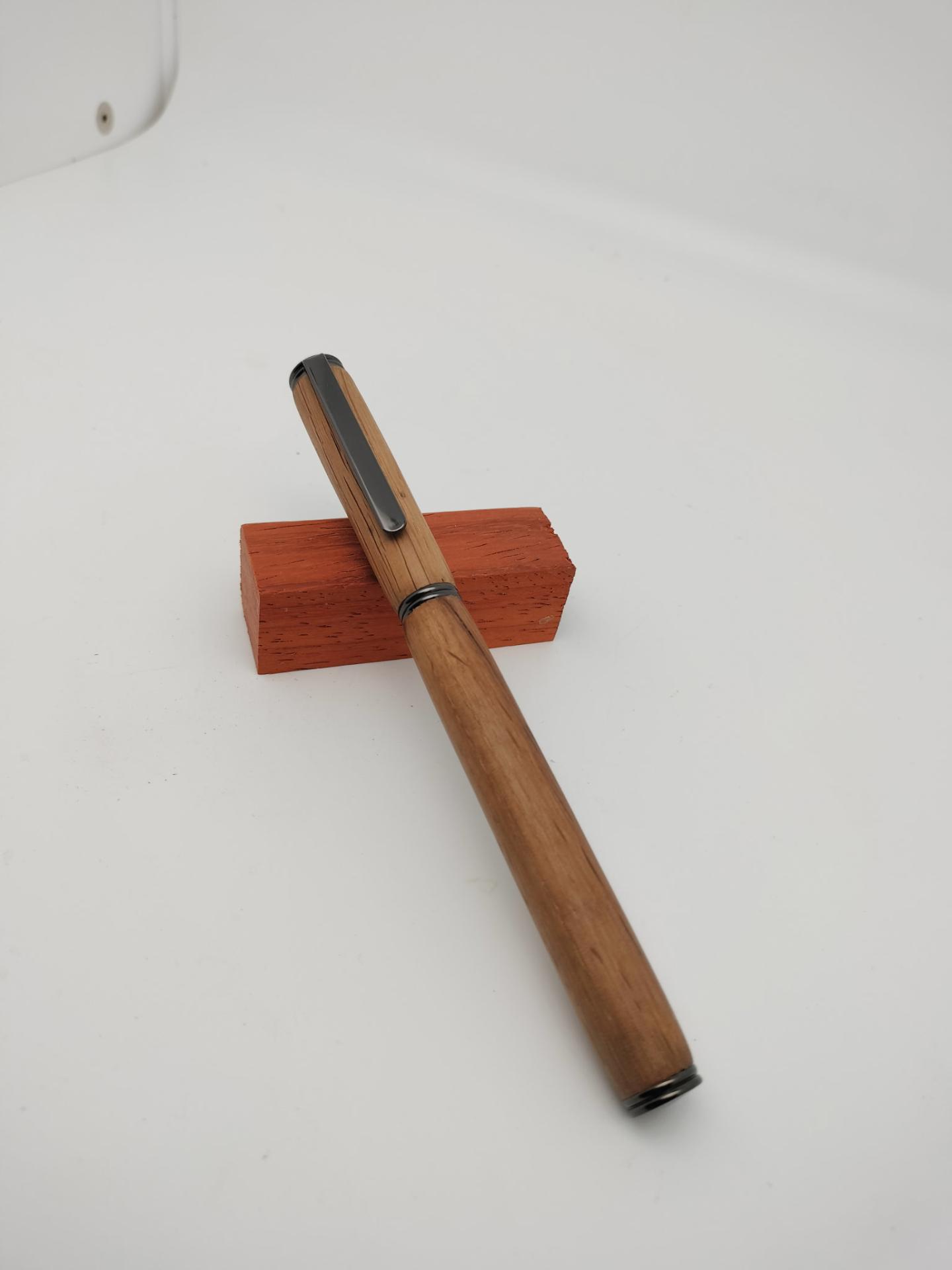 Stylo plume à fermeture à clic, fabrication artisanale